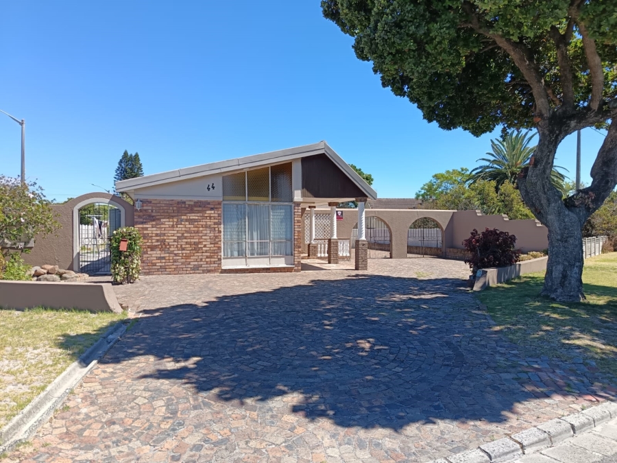 6 Bedroom Property for Sale in Surrey Estate Western Cape